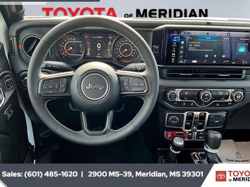 Used 2025 Jeep Gladiator Mojave image 5