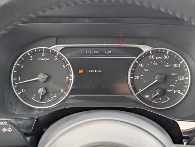 Used 2025 Nissan Pathfinder SV AWD/4WD image 27