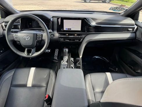 Used 2025 Toyota Camry SE w/ Convenience Package FWD image 7