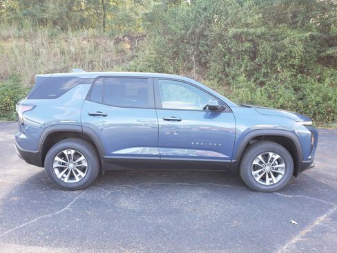 New 2026 Chevrolet Equinox LT w/ Convenience Package II image 5