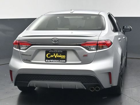 Used 2022 Toyota Corolla SE w/ SE Premium Package FWD image 4