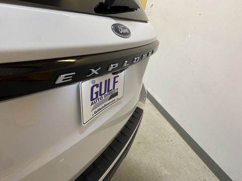 Used 2025 Ford Explorer Active image 17