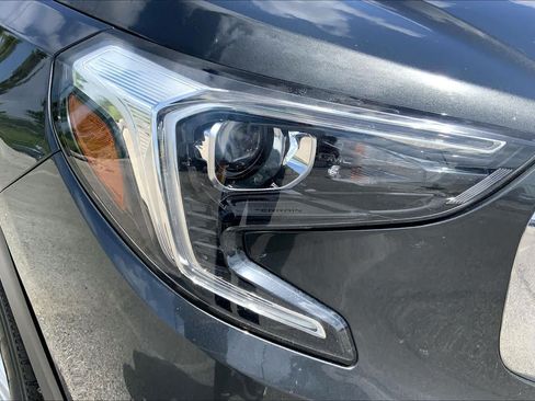 Used 2018 GMC Terrain SLE w/ Driver Convenience Package FWD image 27