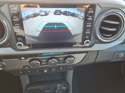 Used 2021 Toyota Tacoma TRD Sport image 13