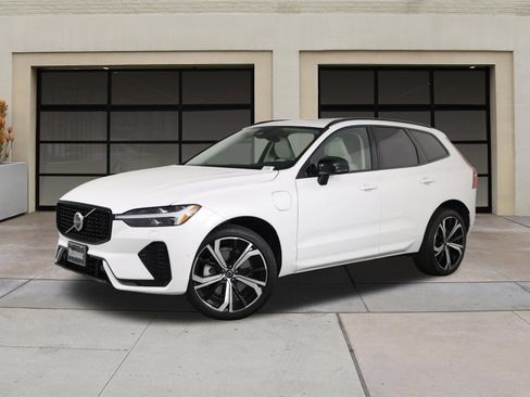 Used 2024 Volvo XC60 T8 Ultimate w/ Protection Package Premier AWD/4WD image 3