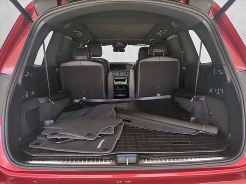 Used 2024 Mercedes-Benz GLS 450 4MATIC image 6