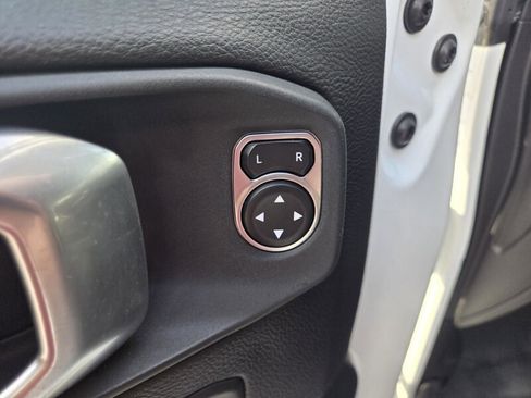 Used 2020 Jeep Gladiator Overland AWD/4WD image 19