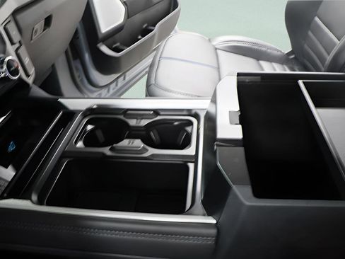 Used 2025 Ford F450 Platinum w/ FX4 Off-Road Package image 21