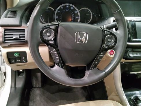 Used 2017 Honda Accord Touring image 20