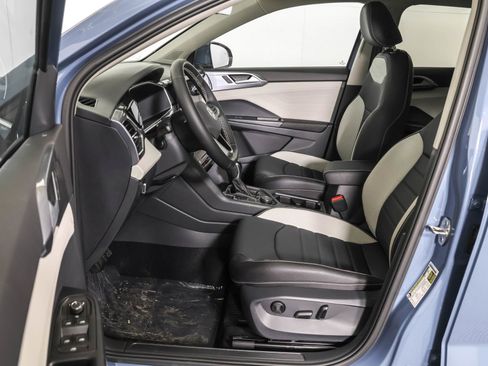 New 2026 Volkswagen Taos SEL AWD/4WD image 5