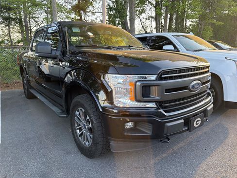 Used 2018 Ford F150 XLT w/ Equipment Group 302A Luxury image 3
