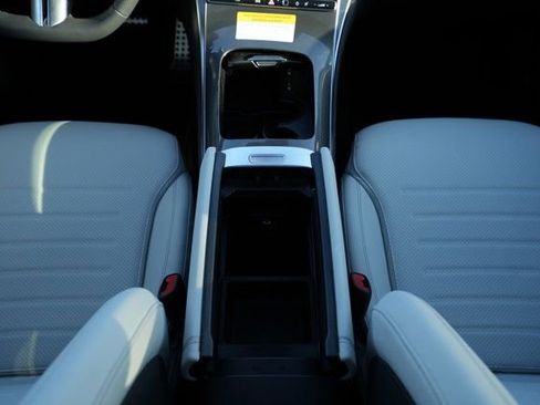 Used 2026 Mercedes-Benz GLC 300 4MATIC image 30