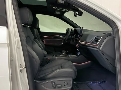Used 2023 Audi SQ5 Prestige w/ Prestige Package image 25