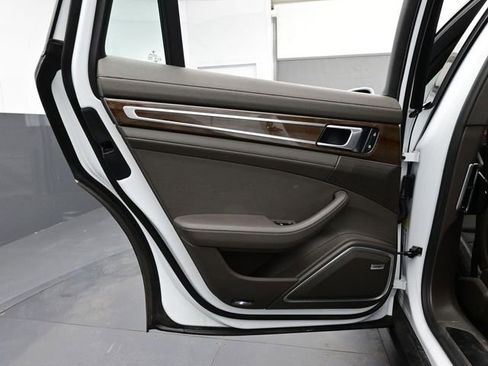 Certified 2023 Porsche Panamera 4 image 13