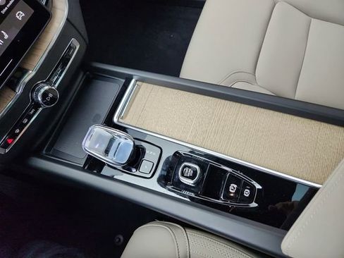 New 2026 Volvo XC60 T8 Plus w/ Protection Package Premier image 22