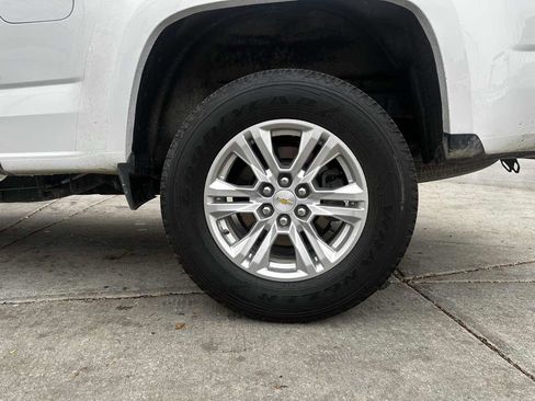 Used 2021 Chevrolet Colorado LT w/ Fleet Safety Package image 13