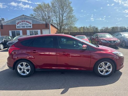 Used 2013 Ford Focus SE w/ SE Winter Pkg image 4