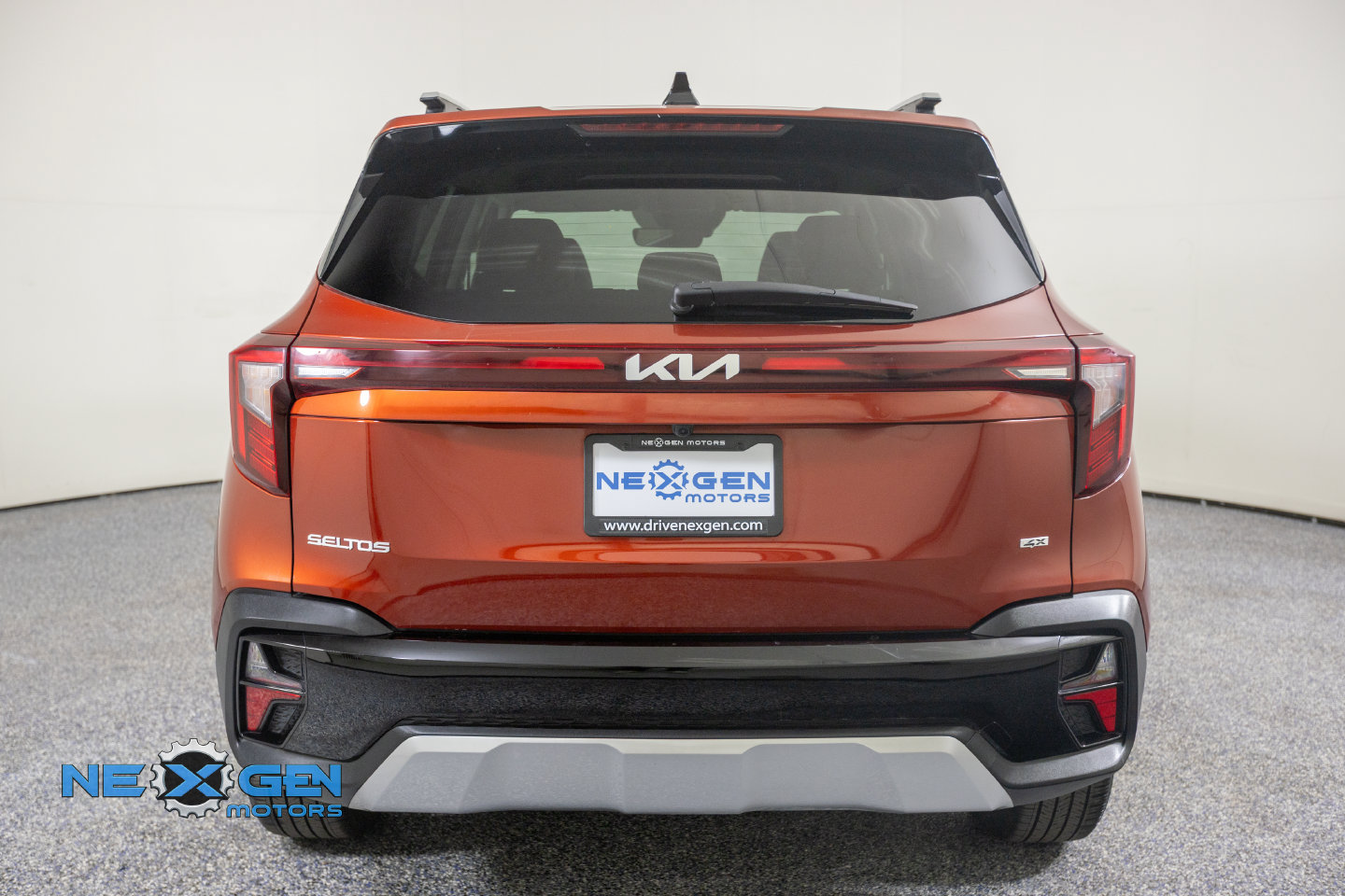 Used 2025 Kia Seltos S AWD/4WD image 33