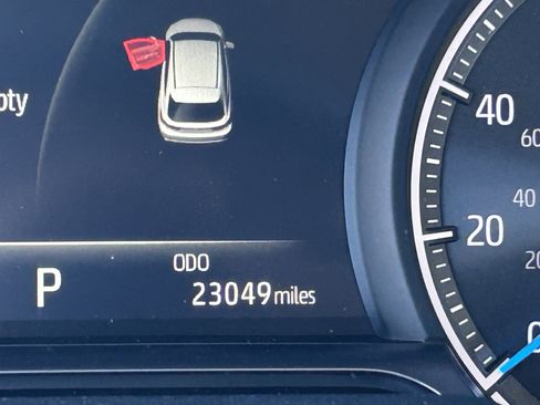 Certified 2022 Toyota Venza Limited w/ Advanced Technology Package image 26