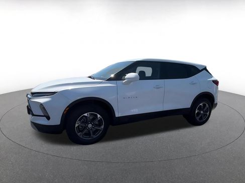 Used 2025 Chevrolet Blazer LT FWD image 8