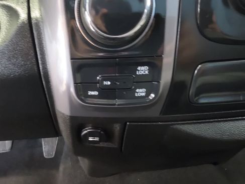 Used 2022 RAM 1500 Classic SLT AWD/4WD image 25