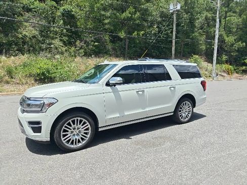 Used 2024 Ford Expedition Max Platinum AWD/4WD image 6