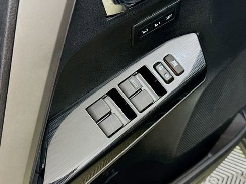 Used 2017 Toyota RAV4 Limited w/ Advanced Technology Package image 18