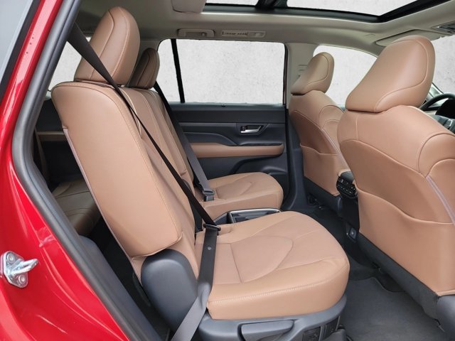 Used 2026 Toyota Grand Highlander AWD image 23