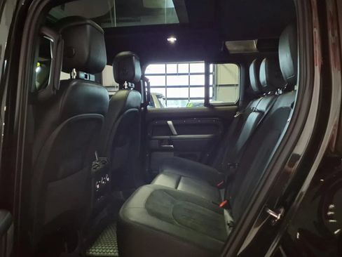 Used 2023 Land Rover Defender 110 V8 AWD/4WD image 13