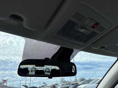 Used 2023 Hyundai Venue Limited w/ Cargo Package image 34