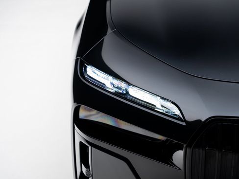 Used 2023 BMW i7 xDrive60 w/ Executive Package 2 image 12