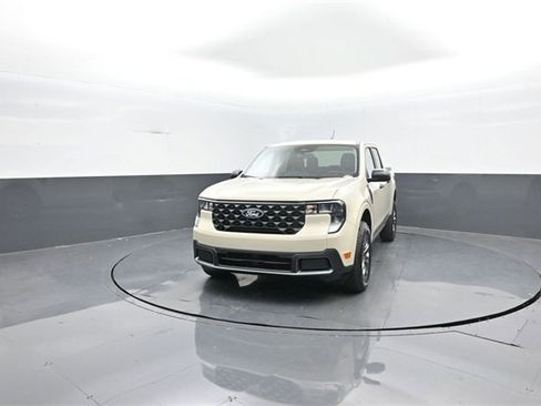 New 2025 Ford Maverick XLT image 3