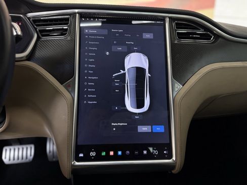 Used 2012 Tesla Model S Signature Performance image 23