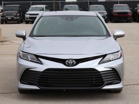 Used 2022 Toyota Camry LE image 5
