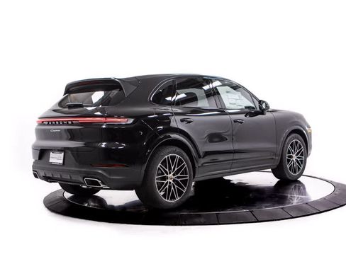 Certified 2026 Porsche Cayenne AWD/4WD image 7