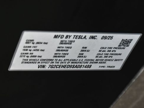 Used 2025 Tesla Cybertruck AWD Crew Cab image 25