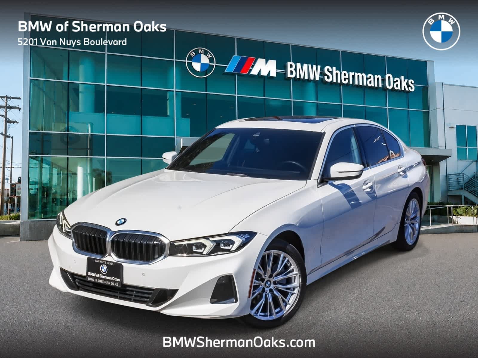 Used 2024 BMW 330i Sedan w/ Premium Package RWD image 2