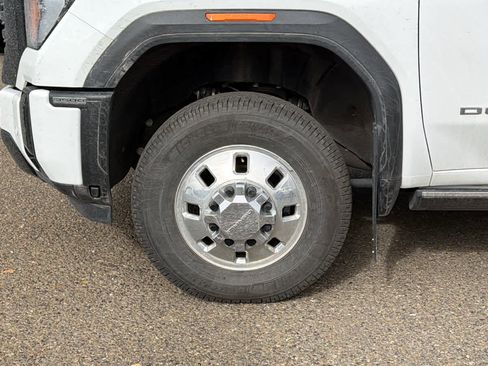 Used 2025 GMC Sierra 3500 Denali Ultimate image 9