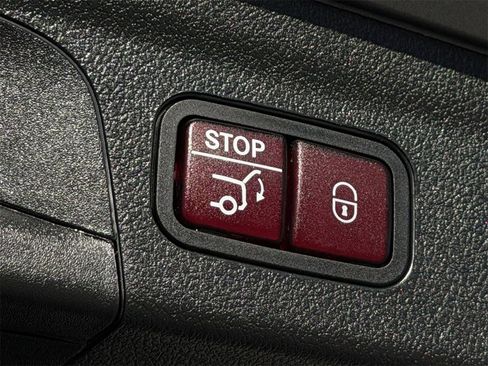 Used 2025 Mercedes-Benz GLE 350 4matic image 29