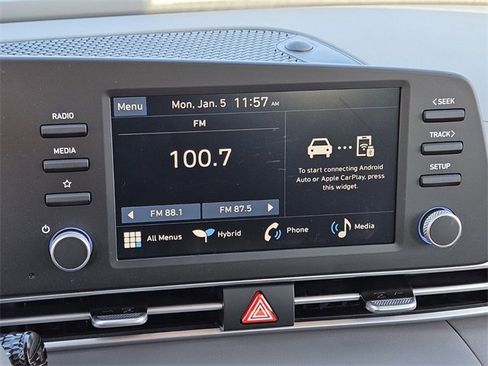 Used 2025 Hyundai Elantra Blue image 20