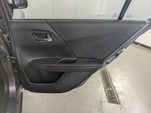 Used 2016 Honda Accord LX image 18