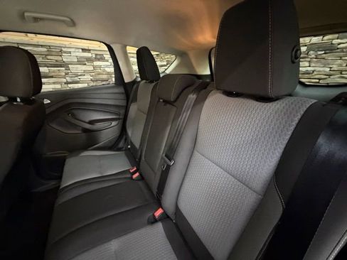 Used 2017 Ford Escape SE image 28