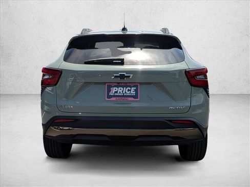 Used 2025 Chevrolet Trax ACTIV FWD image 7