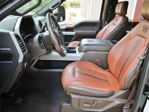 Used 2021 Ford F250 King Ranch w/ King Ranch Ultimate Package AWD/4WD image 21