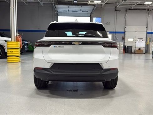 New 2026 Chevrolet Equinox EV LT image 5
