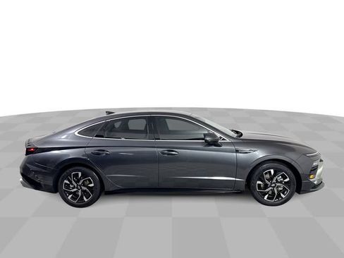 Used 2025 Hyundai Sonata SEL FWD image 9