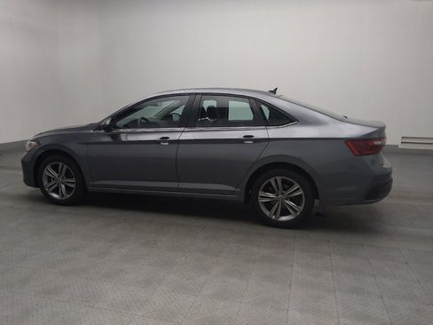 Used 2022 Volkswagen Jetta SE FWD image 3