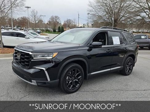 Used 2025 Honda Pilot Touring image 4