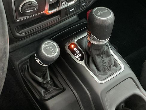 Used 2022 Jeep Gladiator Sport image 34