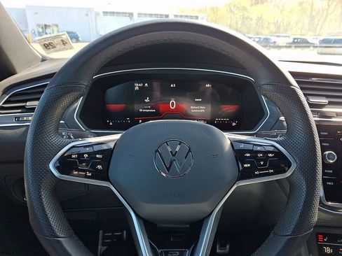 Certified 2024 Volkswagen Tiguan SE R-Line AWD/4WD image 19